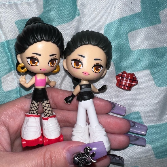 blackpink kpop collectible figures with microphone cases - Picture 1 of 4